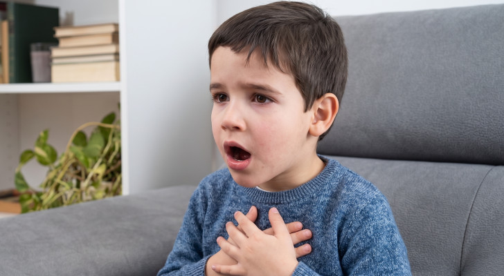 ما أسباب ضيق التنفس المتكرر عند الأطفال في سن 3-4 سنوات؟