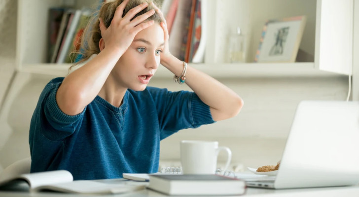 لا تقلق إذا كنت تتحدث مع نفسك.. قد تكون هذه علامة على الإبداع!