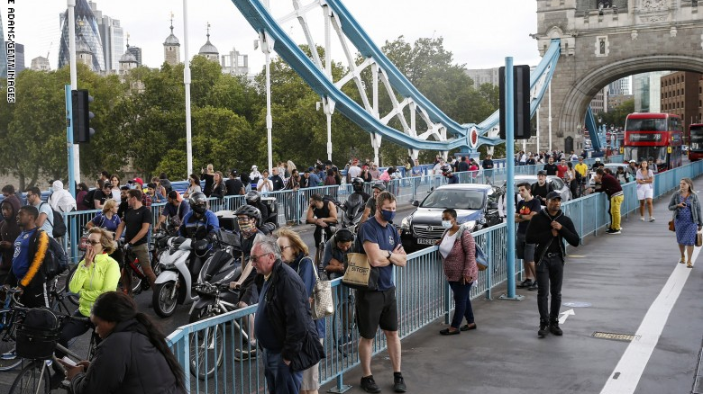 عطل فني يغلق جسر برج لندن الشهير ويسبب فوضى مرورية