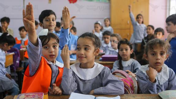 أطفال غزة لا يهجرون الدراسة رغم إجراءات الحد من مرض كورونا