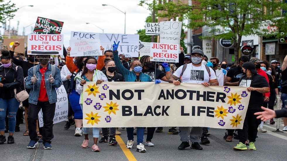 العنوان:آلاف المتظاهرين ضد العنصرية في مدينة تورونتو الكندية