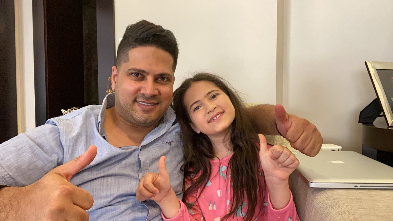 عمر الصعيدي وابنته يثيران الجدل من جديد في "لا تقرصني لا تقرص"- فيديو