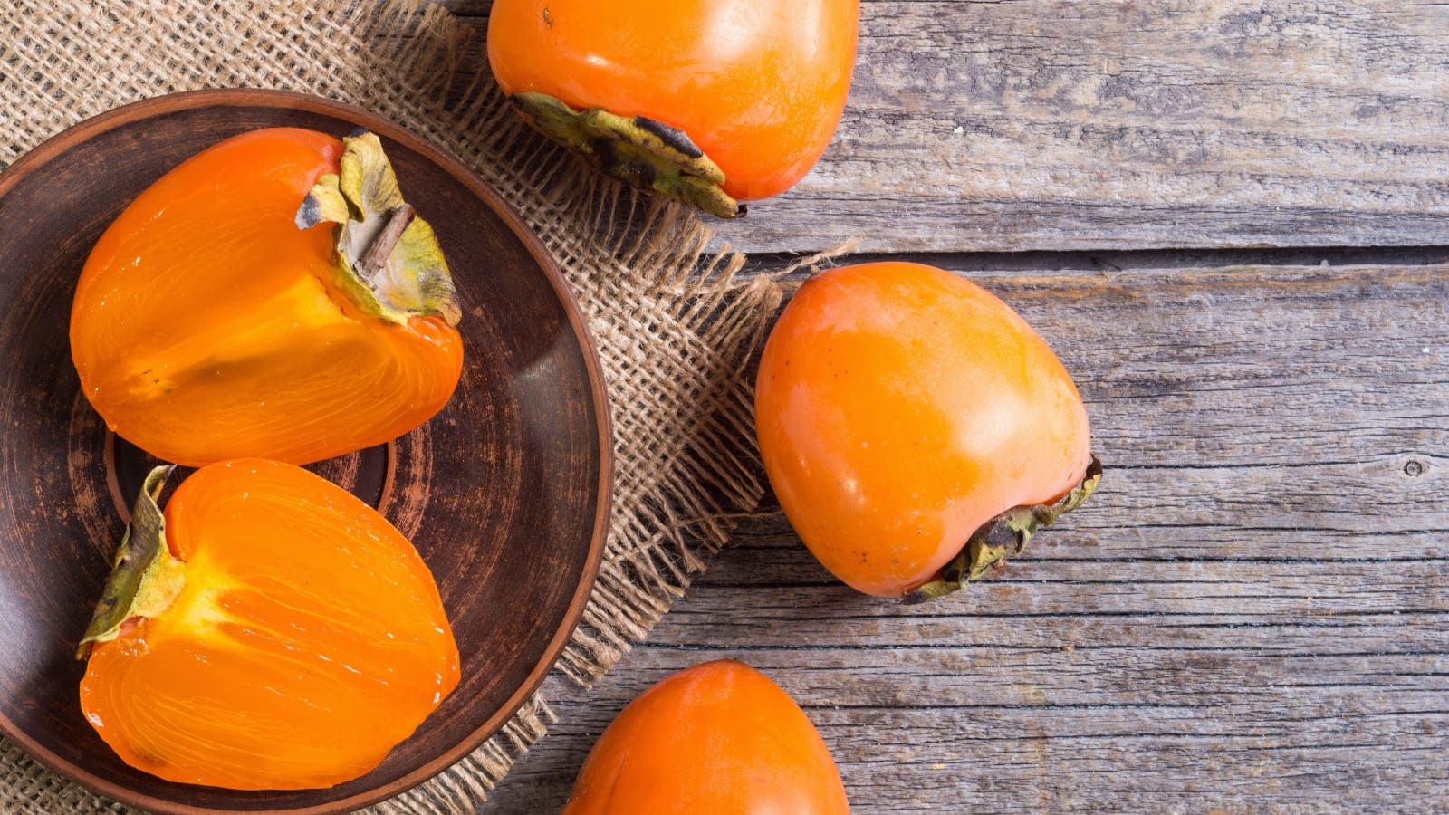 تعرفوا على فائدة فواكة الكاكا - فيديو