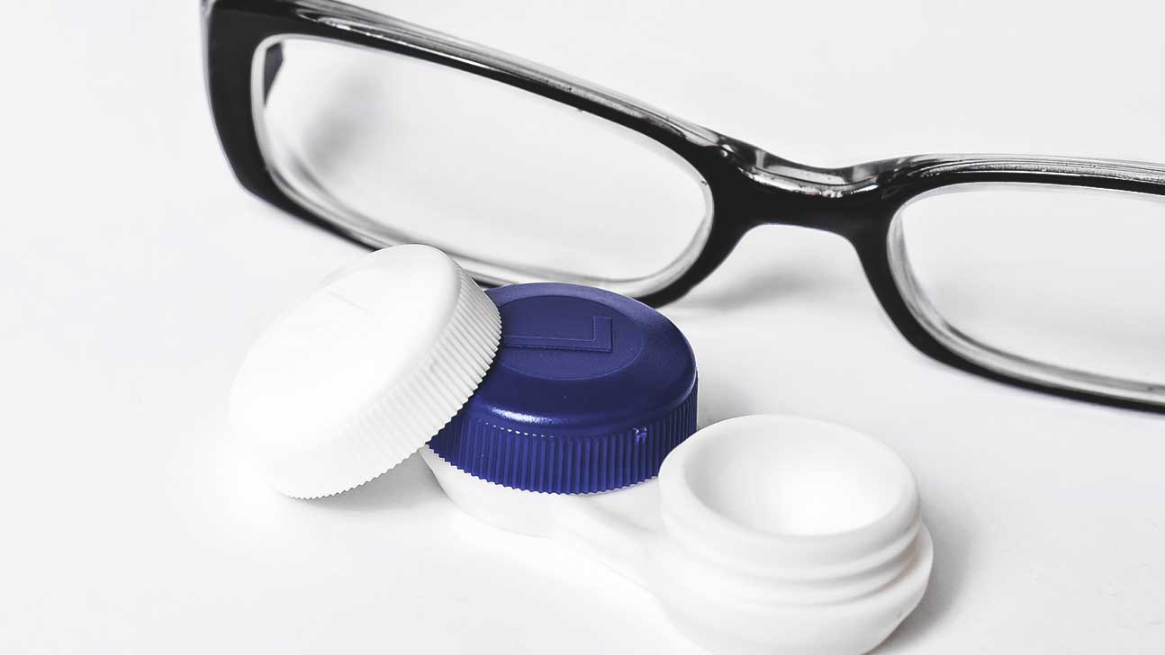 ما هو الخطر الطبي للنظارات والعدسات اللاصقة المُقلدة ذات الأسعار المُنخفضة؟ - فيديو