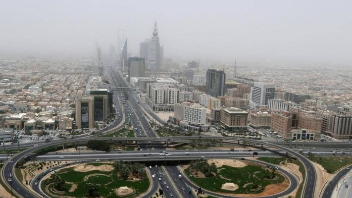 السعودية تعلن خطة ومواعيد العودة للحياة الطبيعية