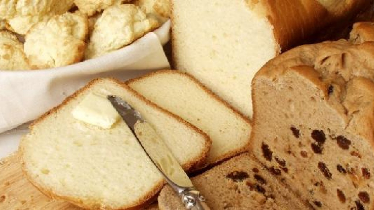 أسئلة وأجوبة حول فوائد الخبز الأبيض والأسمر - فيديو