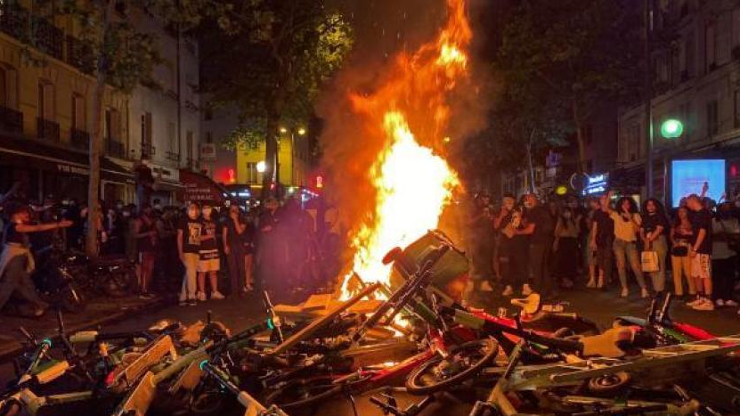 شرارة الاحتجاجات الأمريكية تصل إلى باريس