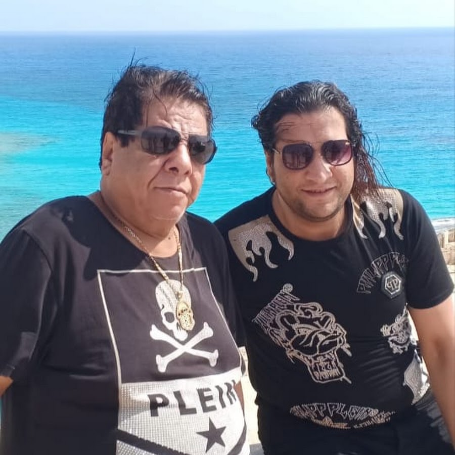 نجل شعبان عبد الرحيم الكفيف يثير ضجة برثائه لوالده - فيديو